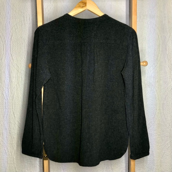 Excellent Charcoal Linen Blend James Perse Gathered Crepe Peasant Blouse, Size 2 - Picture 6 of 6